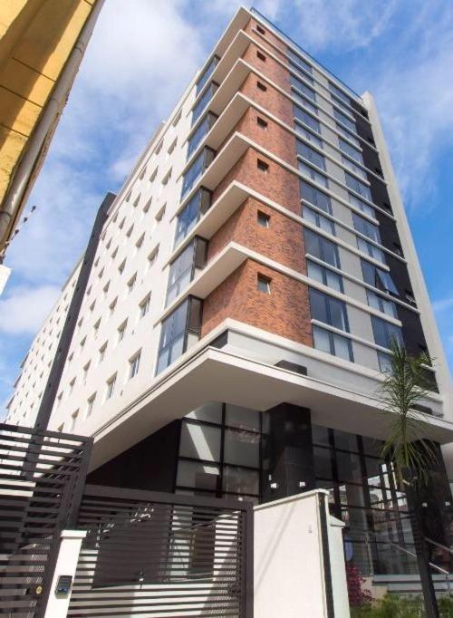 609-Apartamento Encantador, Com 1 Vaga De Garagem, Todo Mobiliado E Decorado, Edificio Com Academia, Lavanderia, Excelente Localizacao No Reboucas, Proximo Ao Batel E Centro Curitiba Exterior foto