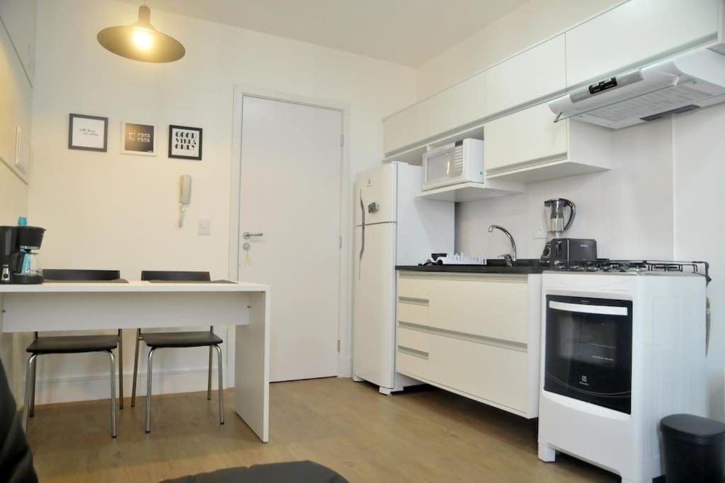 609-Apartamento Encantador, Com 1 Vaga De Garagem, Todo Mobiliado E Decorado, Edificio Com Academia, Lavanderia, Excelente Localizacao No Reboucas, Proximo Ao Batel E Centro Curitiba Exterior foto
